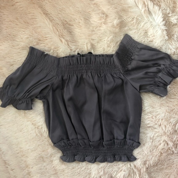 Romeo & Juliet Couture ruffle trim top medium - Picture 3 of 6